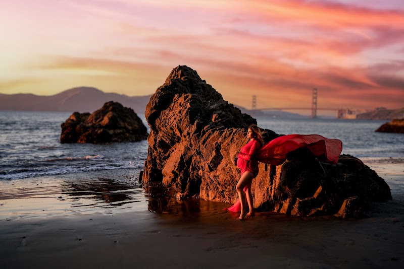 Sunset maternity at Baker Beach