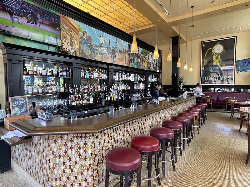 Parisian-style bar, full shelves