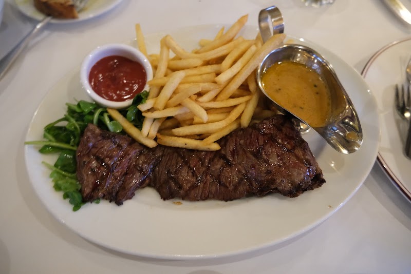 Steak frites, rich sauce