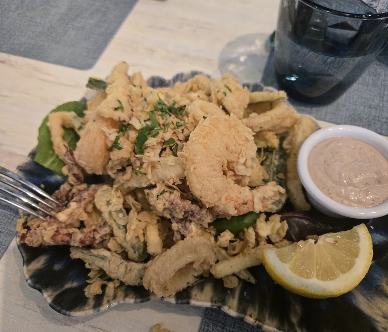 Golden fried calamari platter