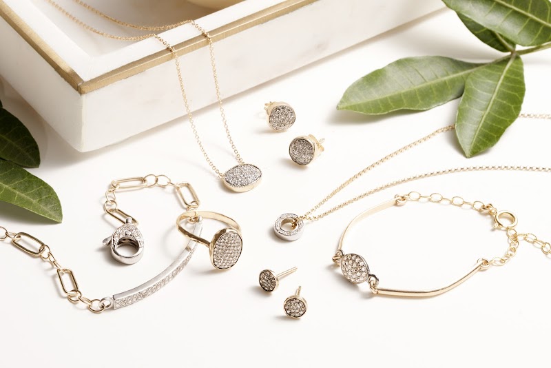 Coordinated gold and gemstone collection