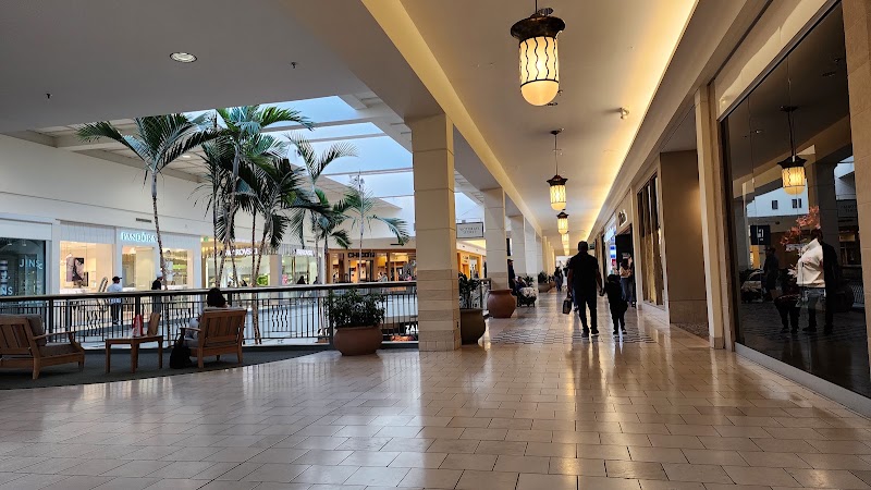 Elegant open-air mall corridor