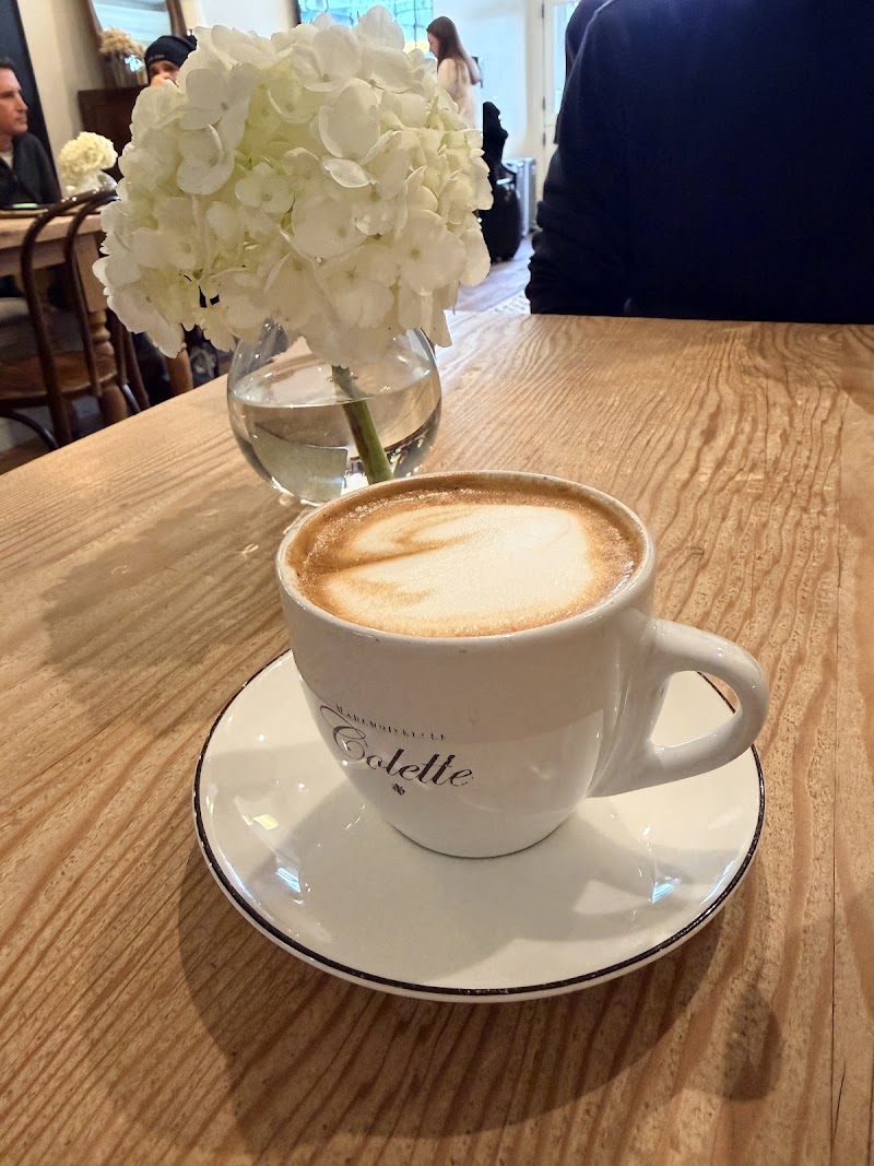 Latte, blooms, warm setting