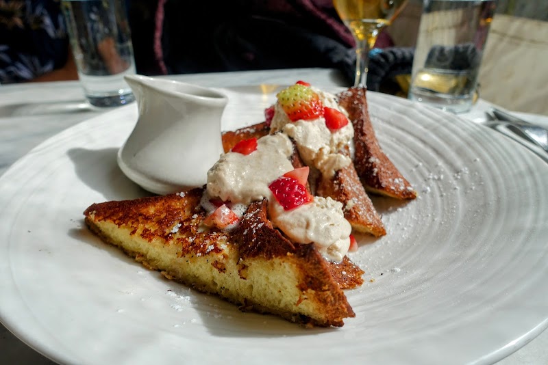 French toast, fresh strawberries