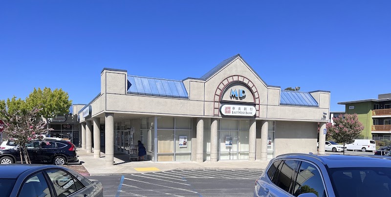 Plaza banking and services