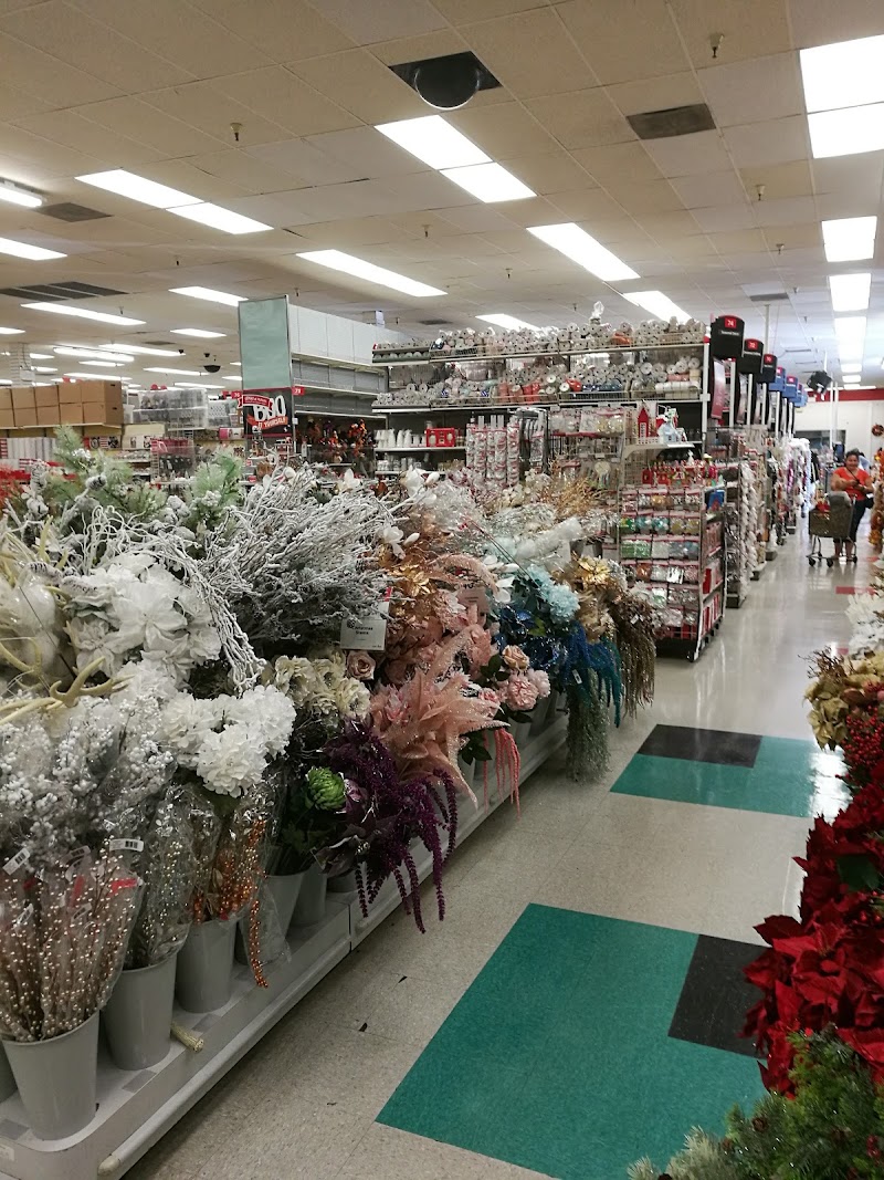 Endless florals and décor