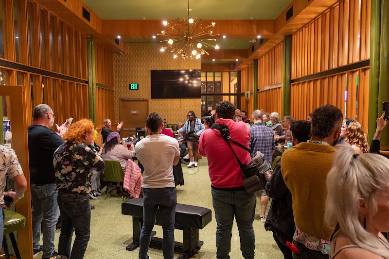 Live performance, full house