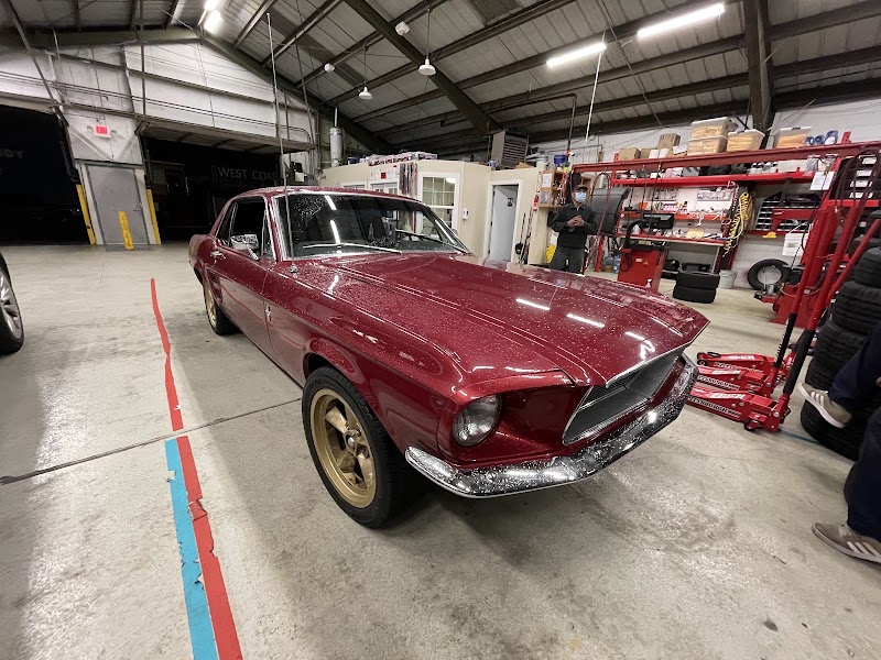 Classic Mustang, expert hands