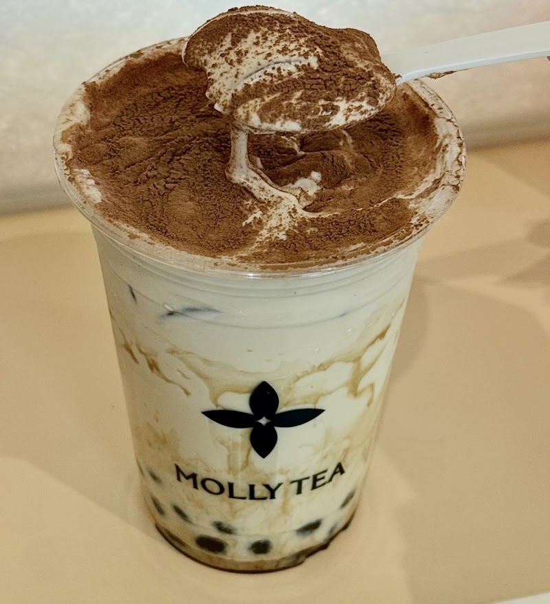 Cocoa-dusted bubble tea