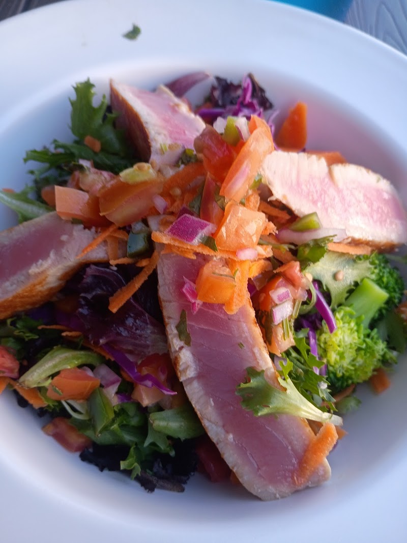 Seared ahi salad bowl