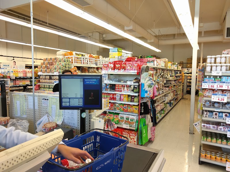 Quick checkout, well-stocked shelves