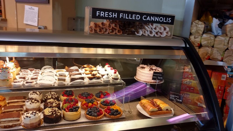 Fresh filled cannolis display