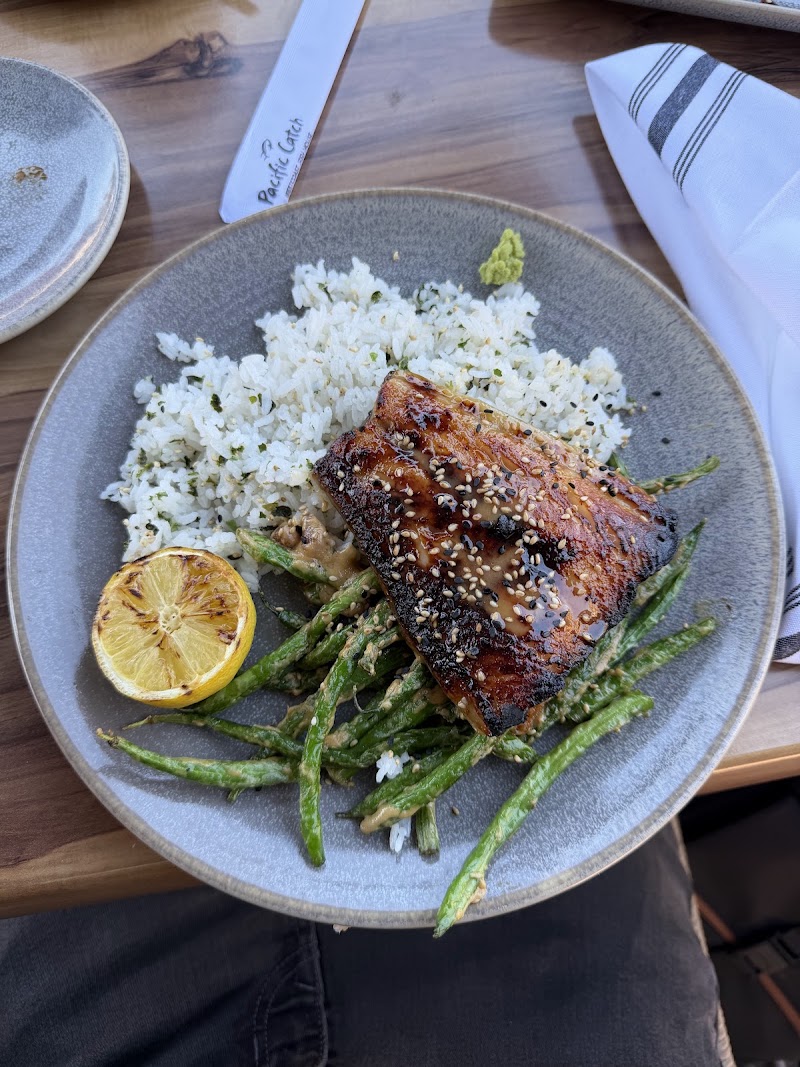 Glazed salmon with asparagus