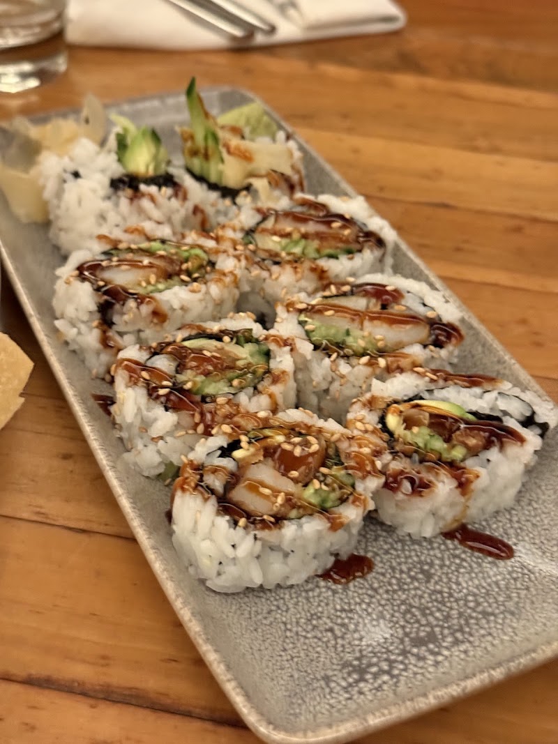 Sushi roll, teriyaki drizzle