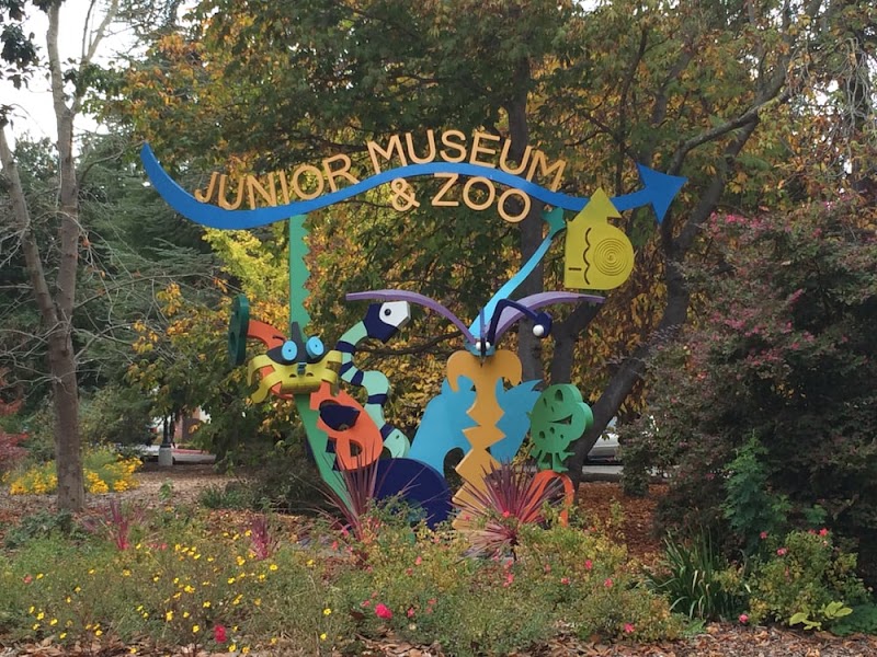 Colorful welcome at the entrance