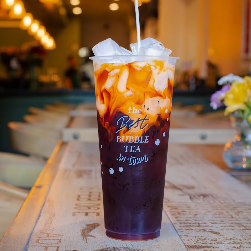 Bold bubble tea swirl