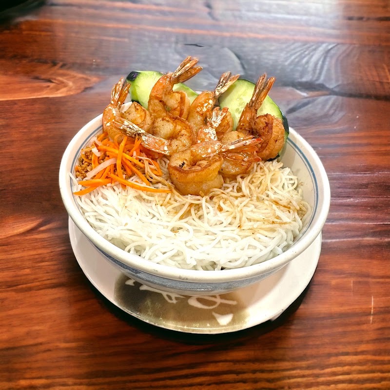 Shrimp noodle bowl, vibrant