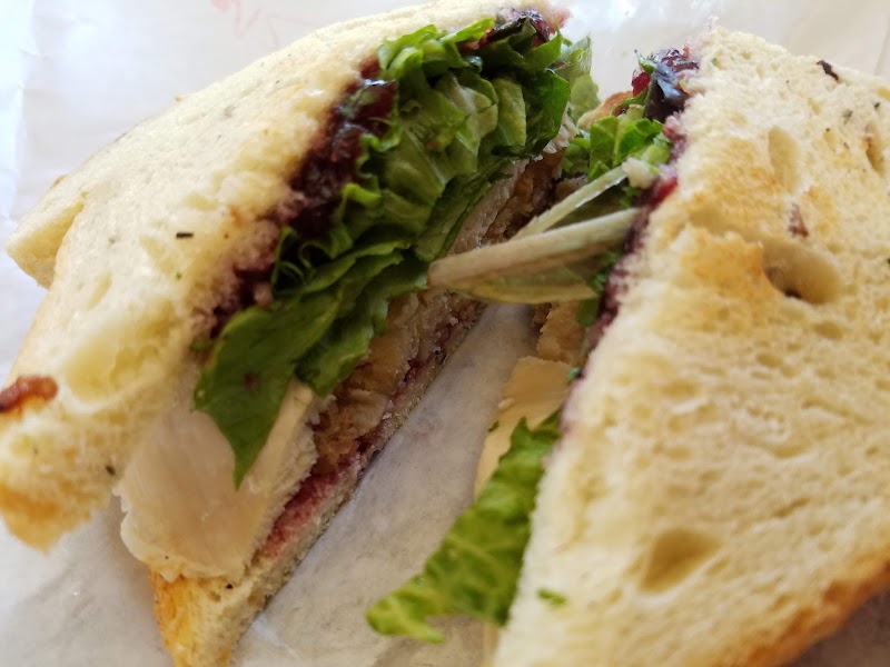 Layered sandwich ready takeout