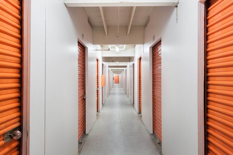 Clean indoor hallway units