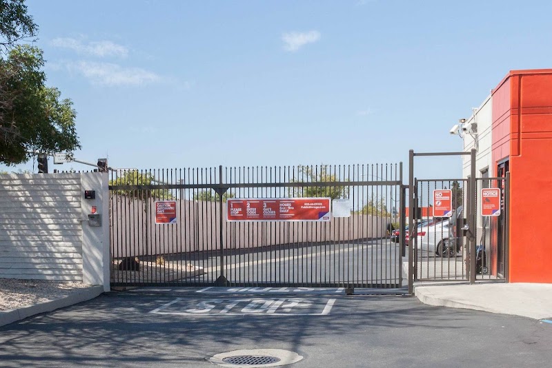 Secure gated facility entrance