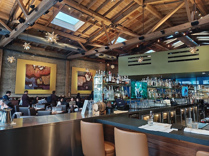 Warm bar and lounge