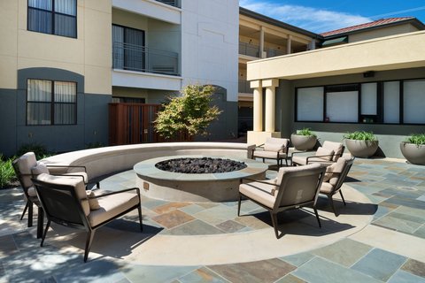 Relaxing courtyard fire pit