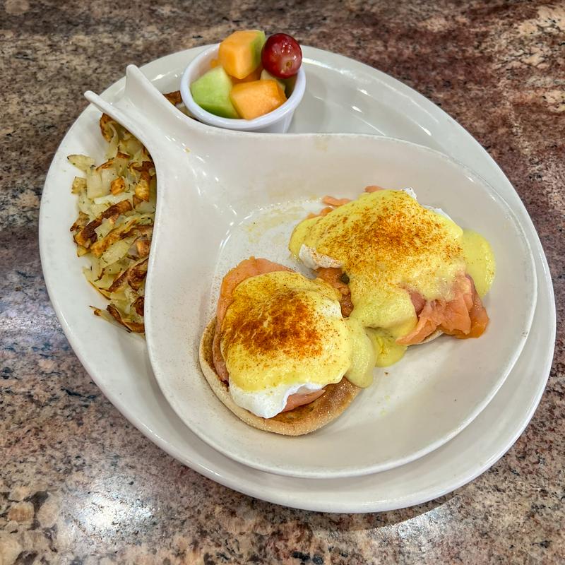 Salmon eggs Benedict with hashbrowns