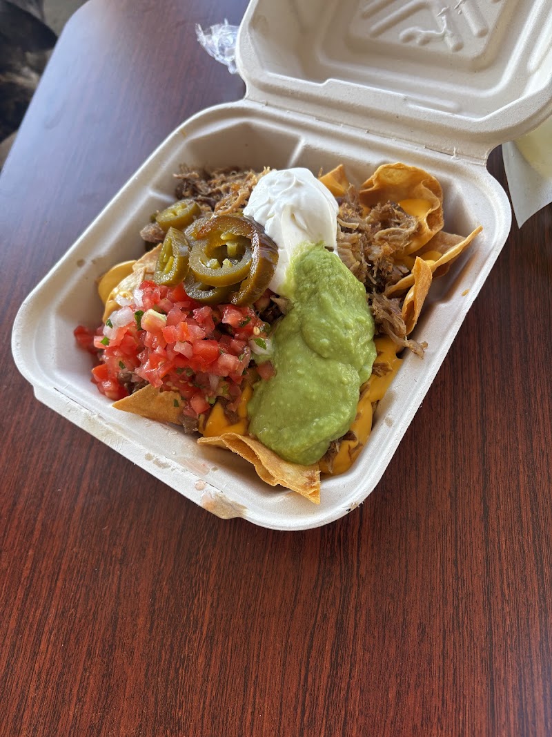 Fully loaded nachos, fresh toppings