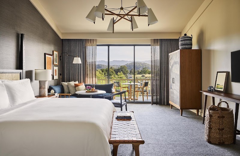Spacious rooms, open views