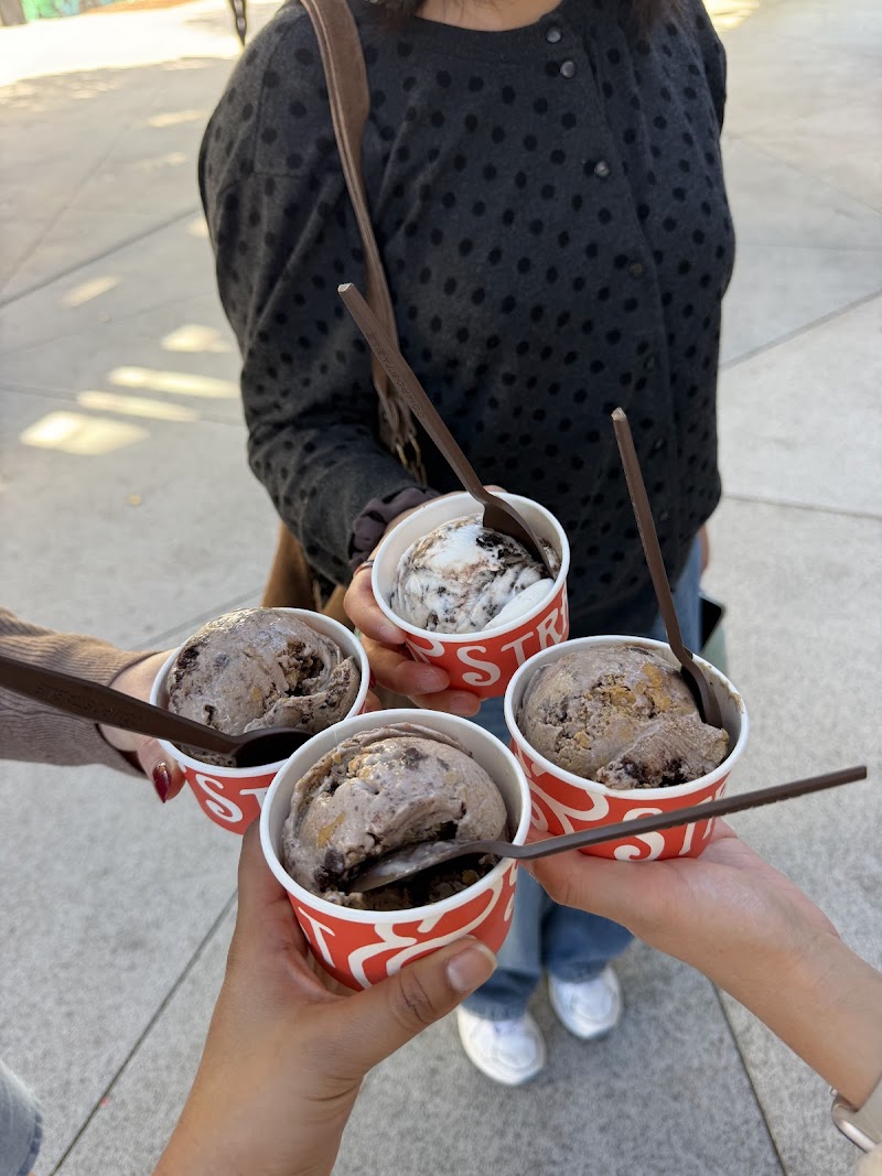 Scoops shared among friends