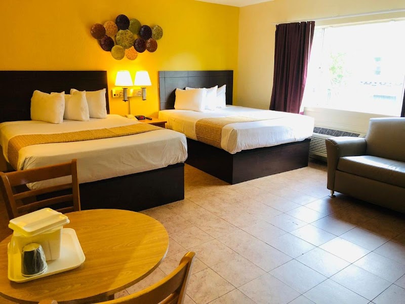 Spacious double queen room