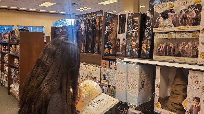 Browsing books and gifts
