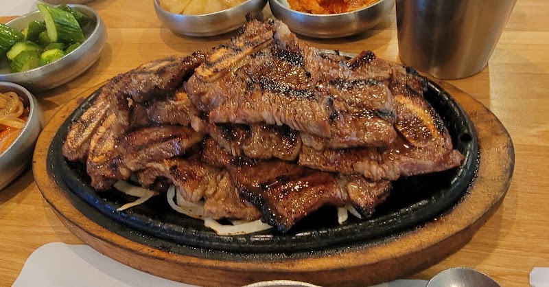 Charred galbi, sizzling plate