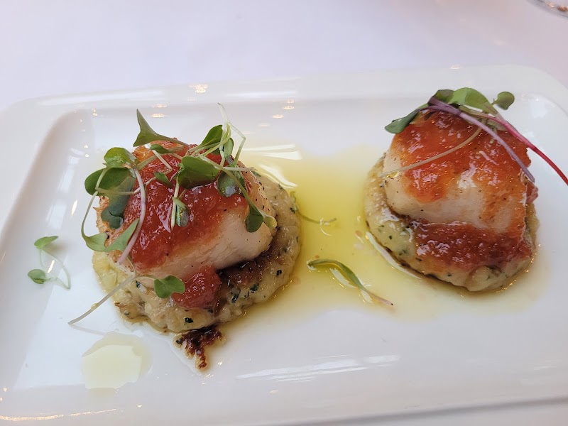 Seared scallops, golden finish