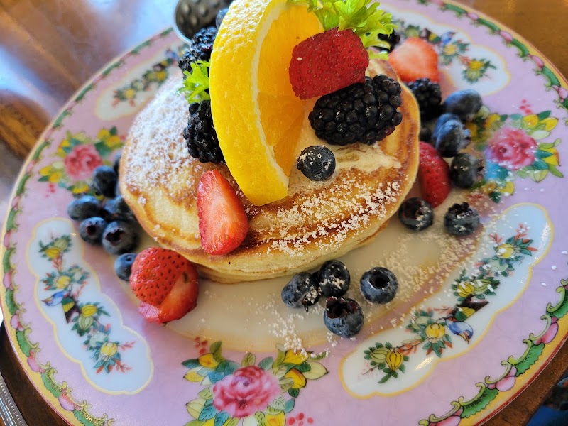 Pancakes with seasonal fruit