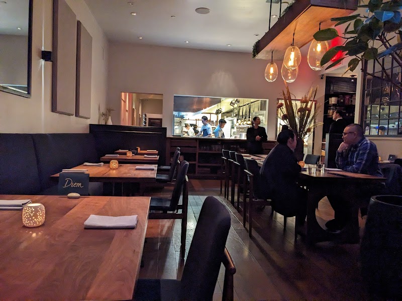 Warm open kitchen, intimate setting