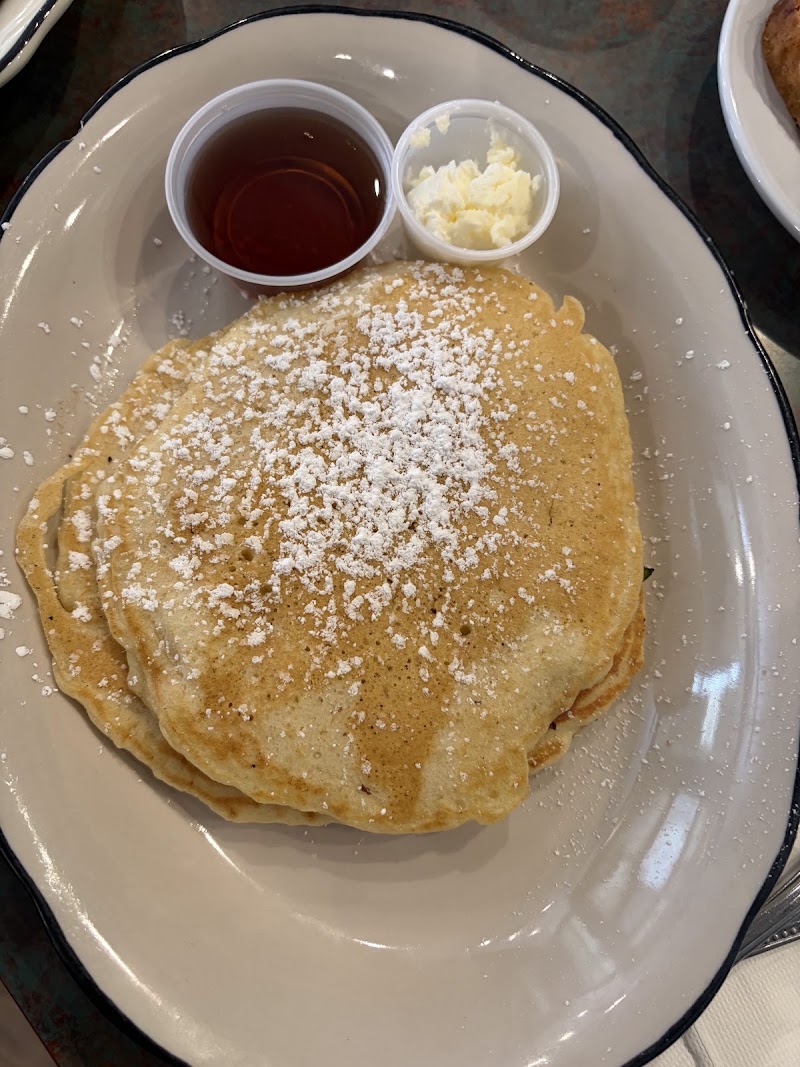 Buttermilk pancakes, maple butter