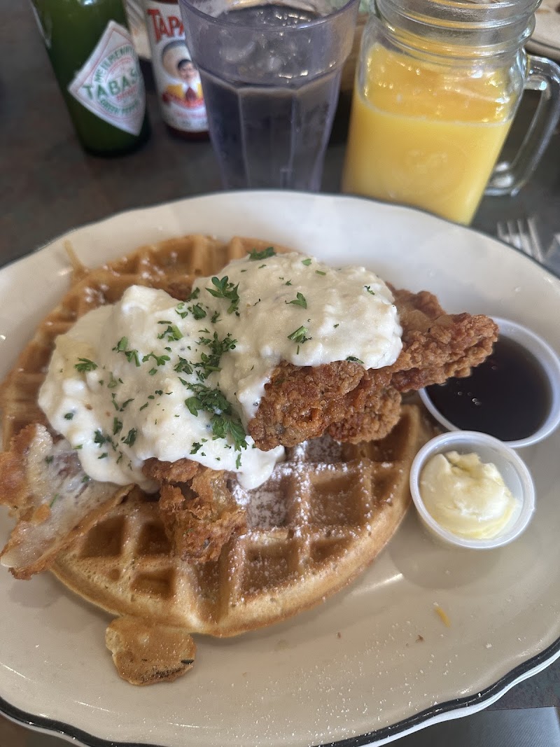 Southern chicken waffle plate