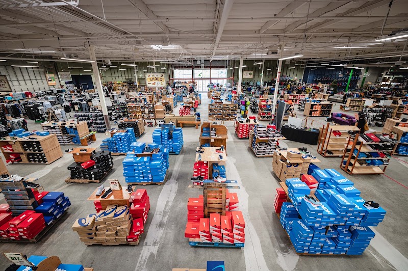 Massive shoe floor selection