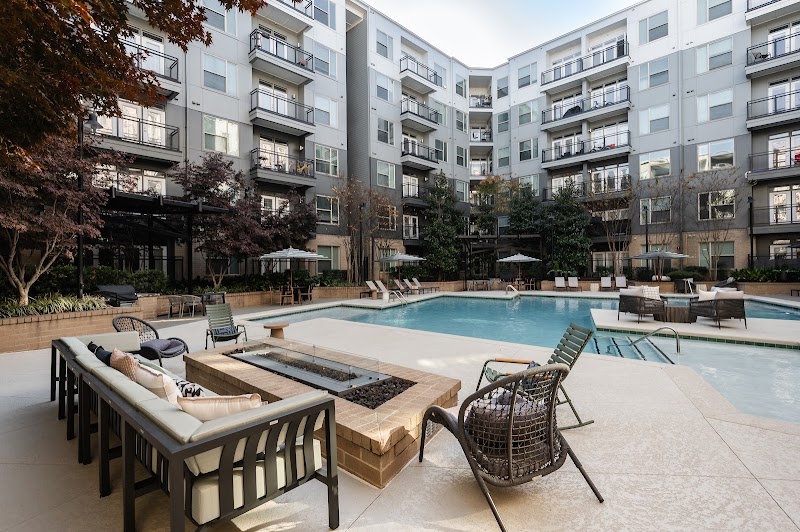 Resort-style pool courtyard