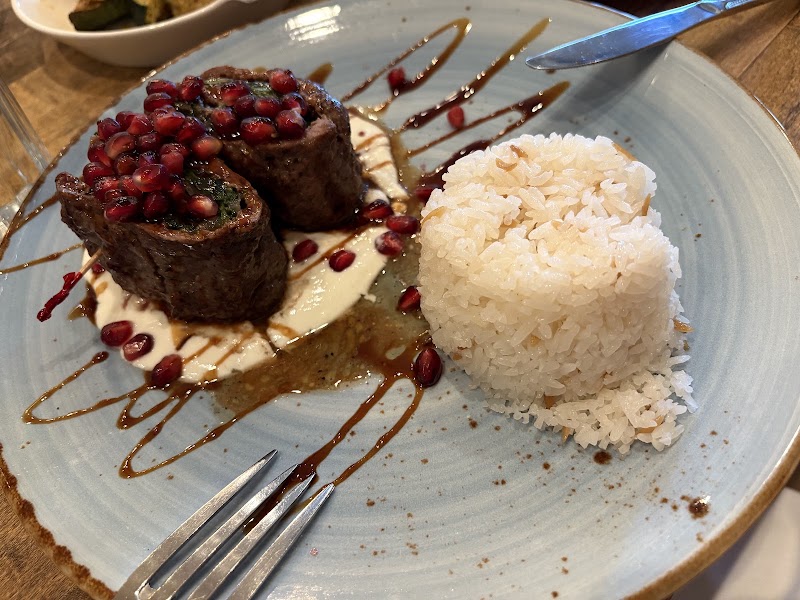 Pomegranate kebab with rice