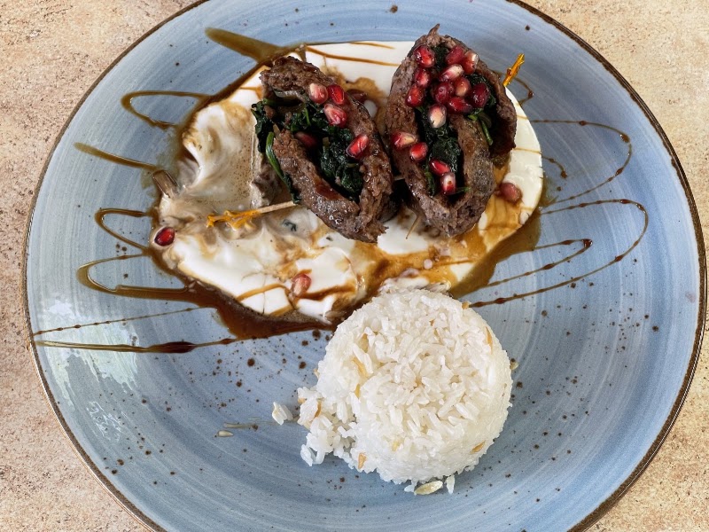 Spinach pomegranate kebab plate