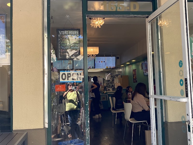 Cozy University Ave storefront