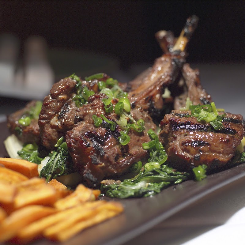 Glazed lamb chops, greens