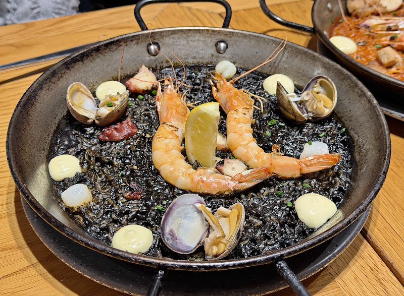 Arroz negro, clams, shrimp