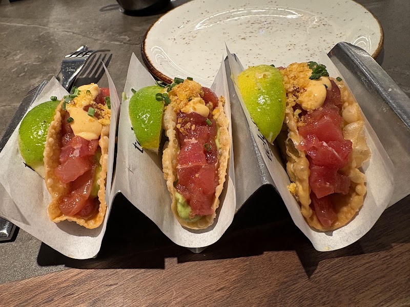 Fresh tuna tapas tacos