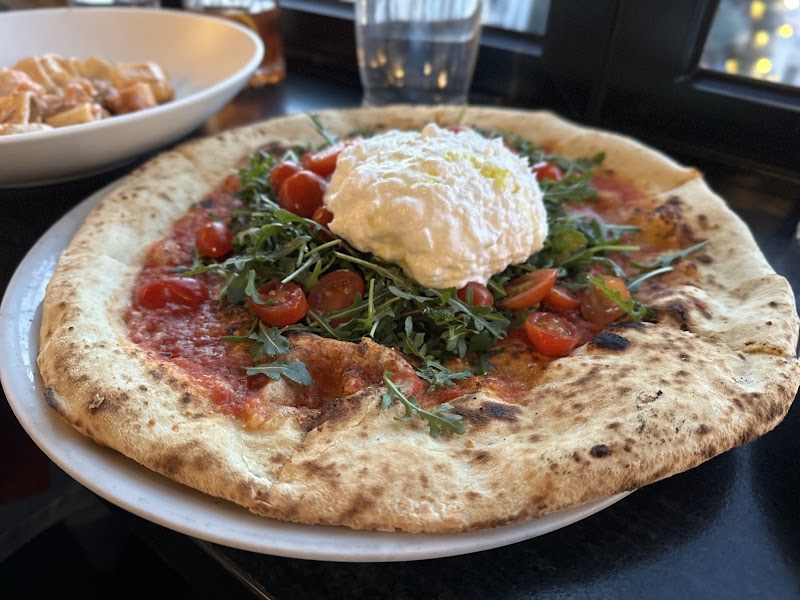 Fresh pizza, burrata topping
