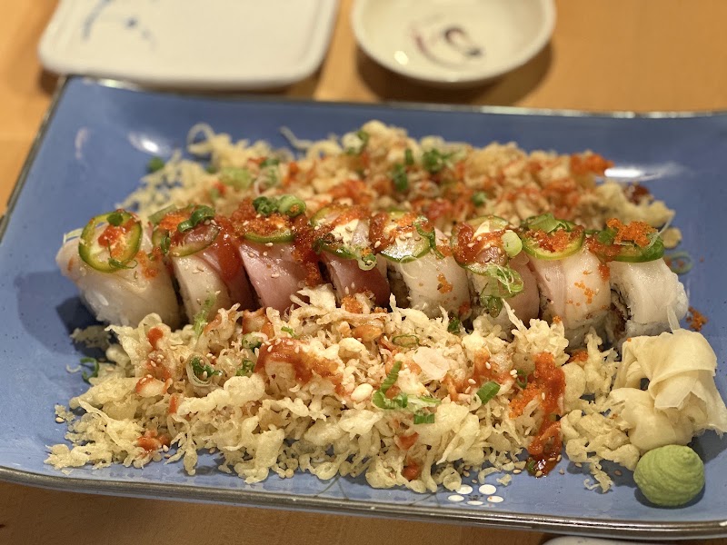 Bold roll, layered toppings