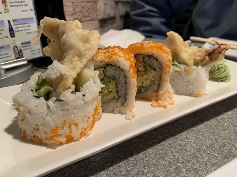 Crispy rolls, vibrant presentation