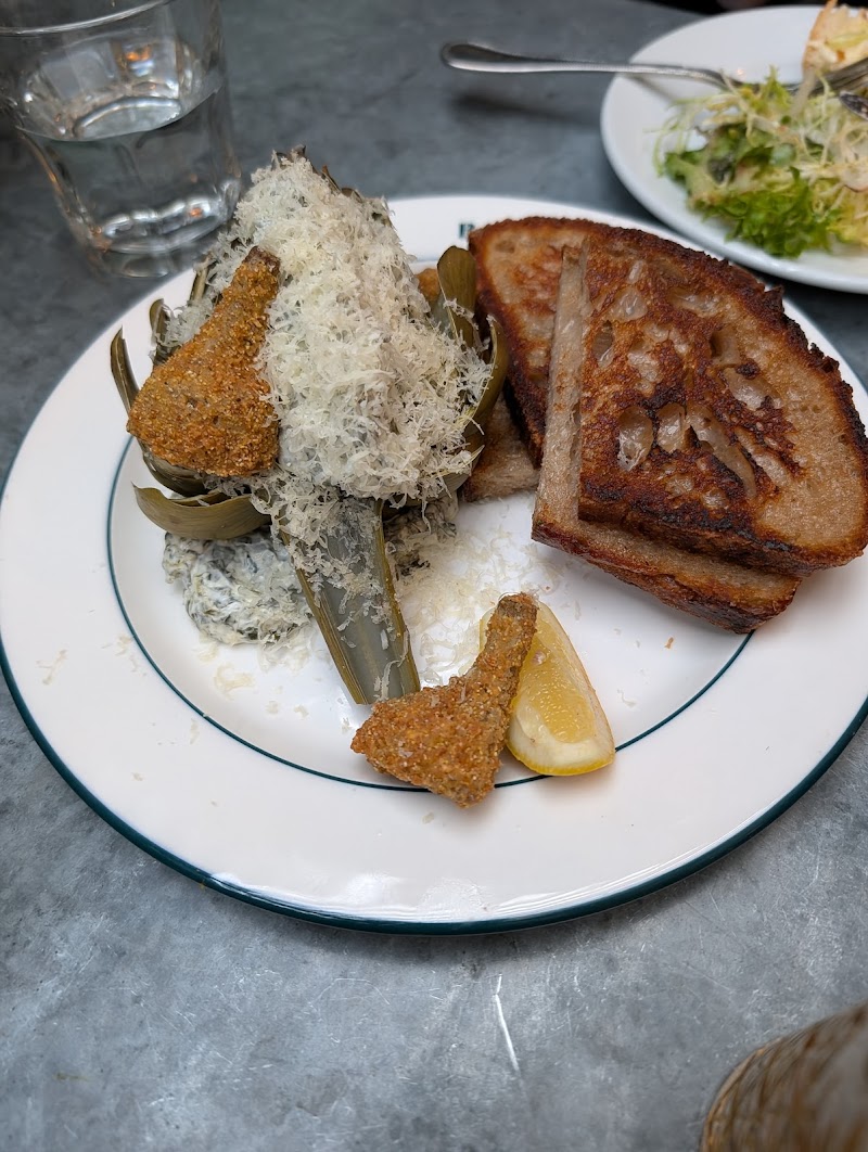 Breaded artichoke, toasted bread